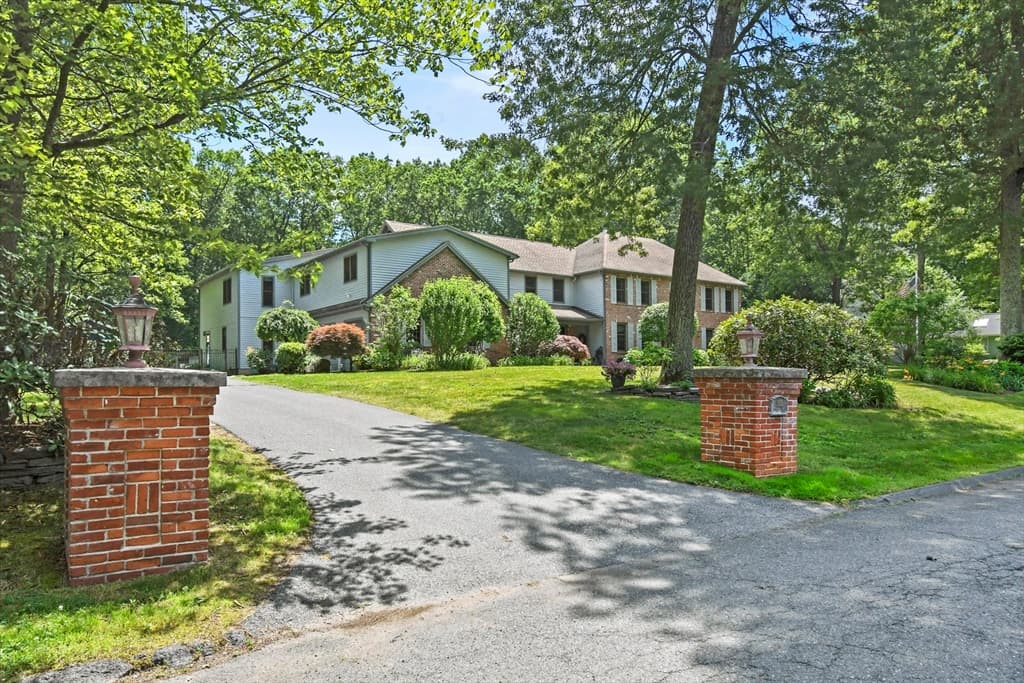 Single Family Residence at 145 Stonehill Road, East Longmeadow MA 01028, East Longmeadow, photo 3 of 42
