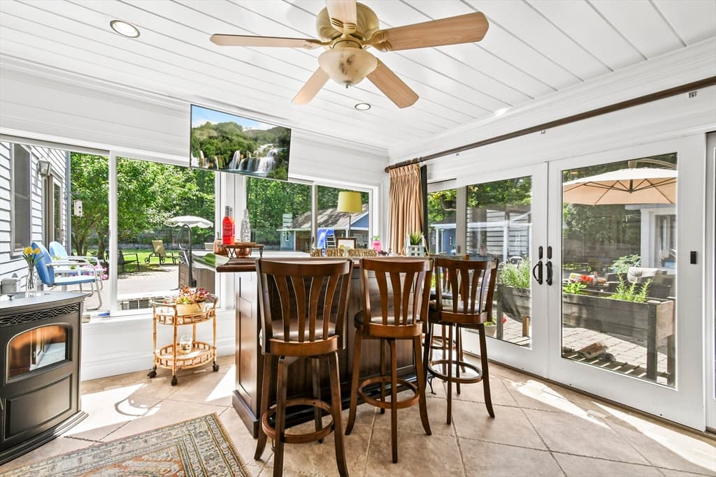 Single Family Residence at 145 Stonehill Road, East Longmeadow MA 01028, East Longmeadow, photo 9 of 42
