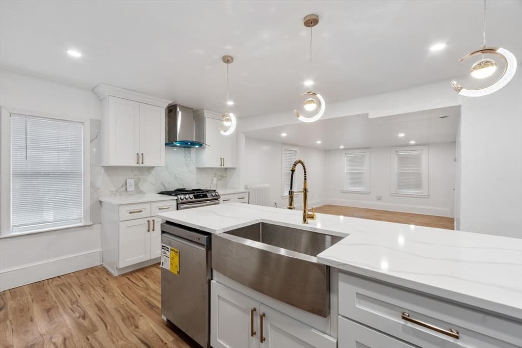 5 Oceanview St, Winthrop MA 02152 photo 3