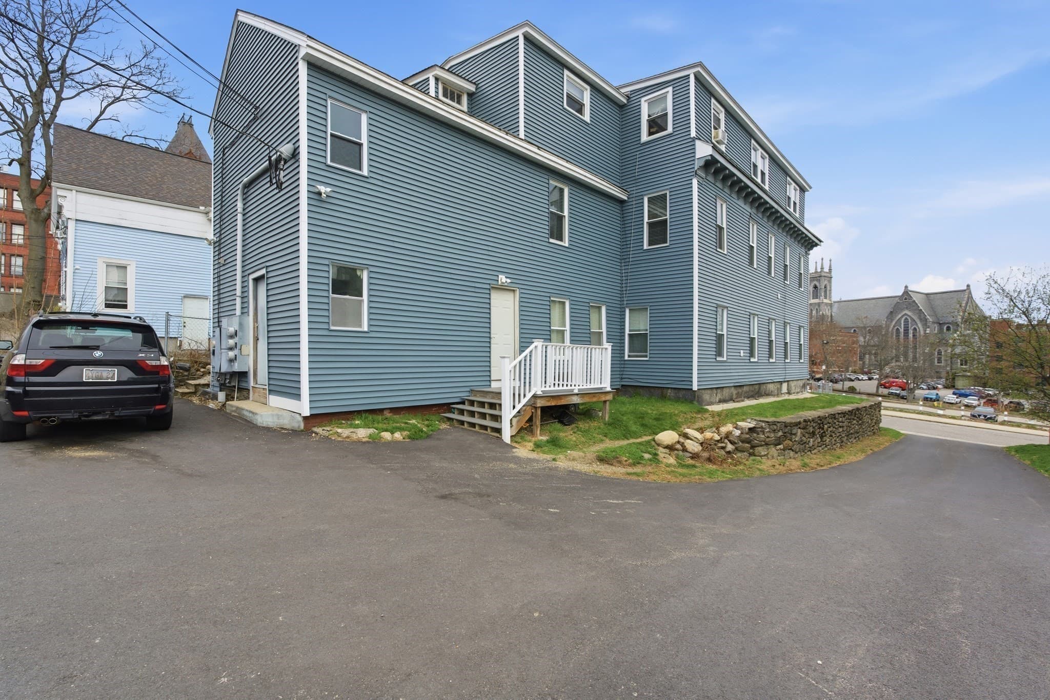 5-9 Family at 34 Irving St, Worcester MA 01609, photo 7 of 33