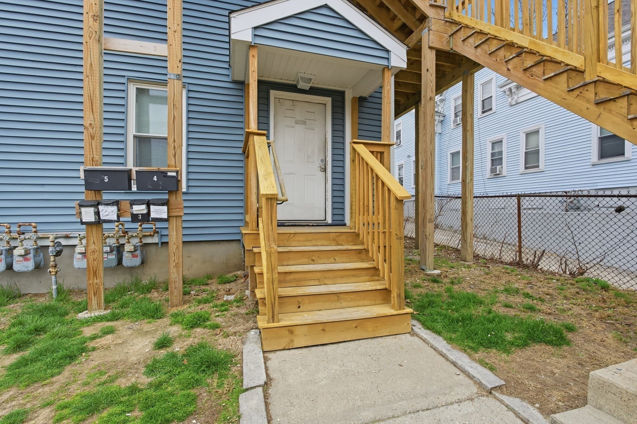 5-9 Family at 34 Irving St, Worcester MA 01609, photo 4 of 33