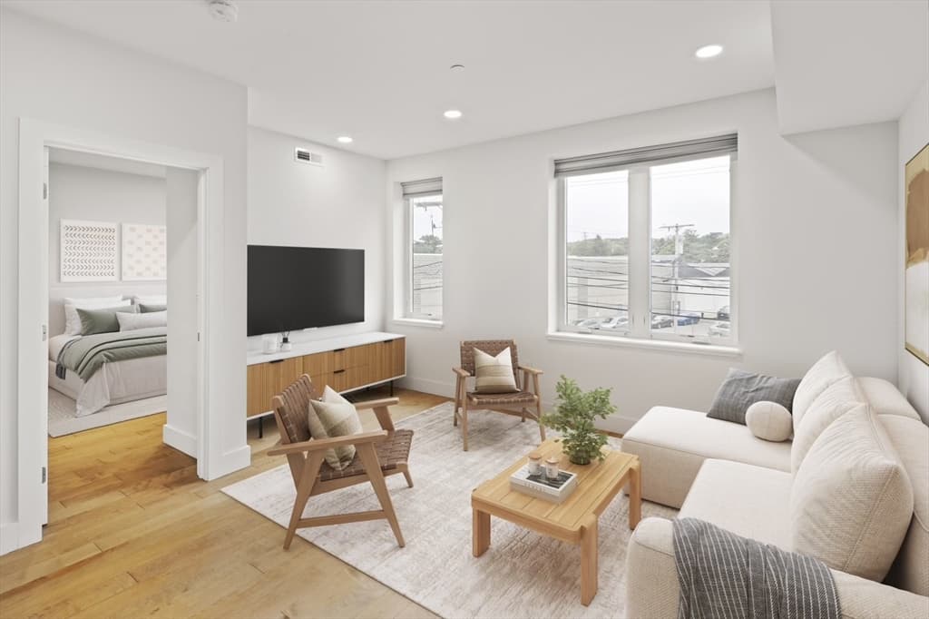 50 Hichborn St # 204, Boston MA 02135
