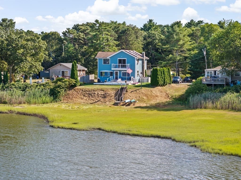 28 Arlington Road, Wareham MA 02571