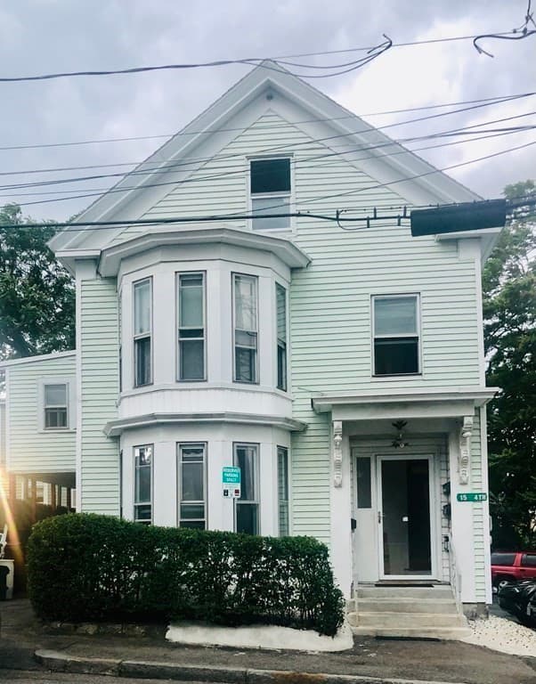 15 4th Street, Lowell MA 01850