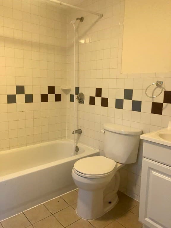 3 Family at 15 4th Street, Lowell MA 01850, photo 28 of 37