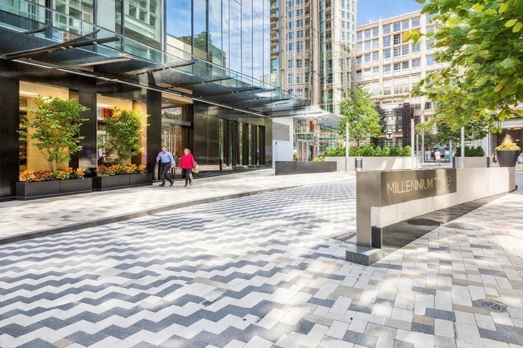 Condominium at 1 Franklin # 2514, Boston MA 02110, photo 3 of 11