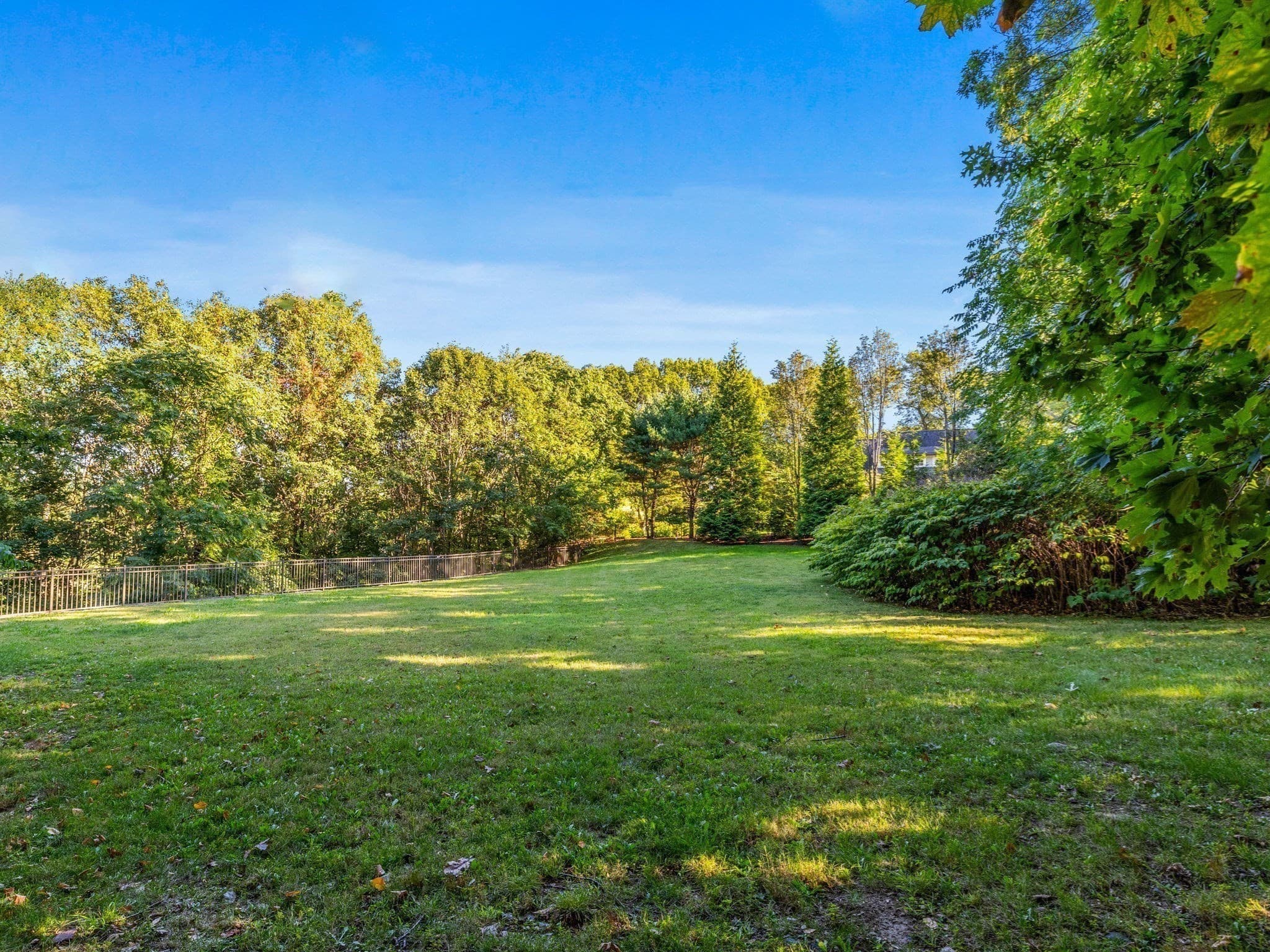 Residential at 33 Boulder Rd, Wellesley MA 02481, Wellesley, photo 3 of 6