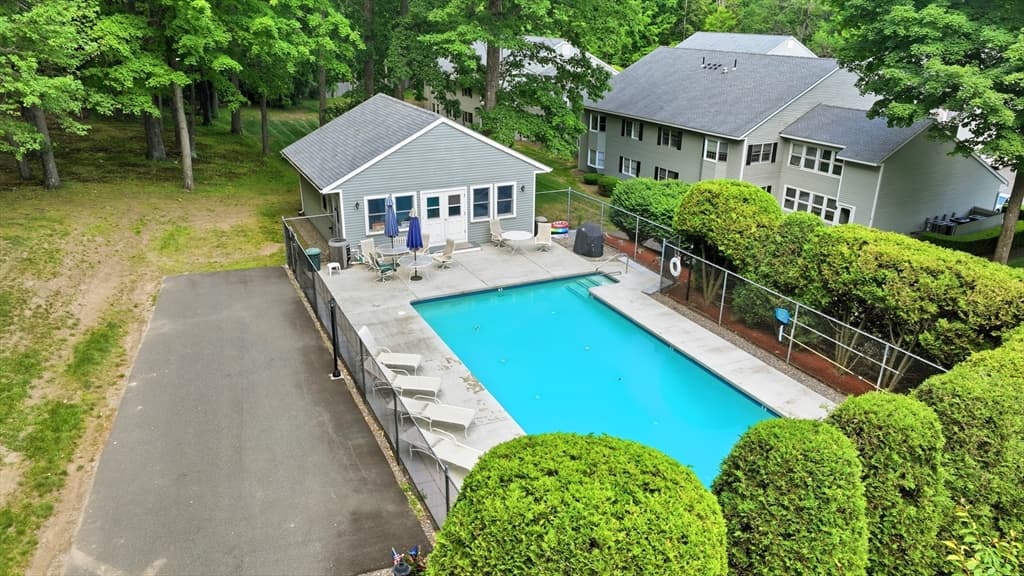 Condominium at 306 Country Side Rd # 306, Greenfield MA 01301, Greenfield, photo 22 of 24