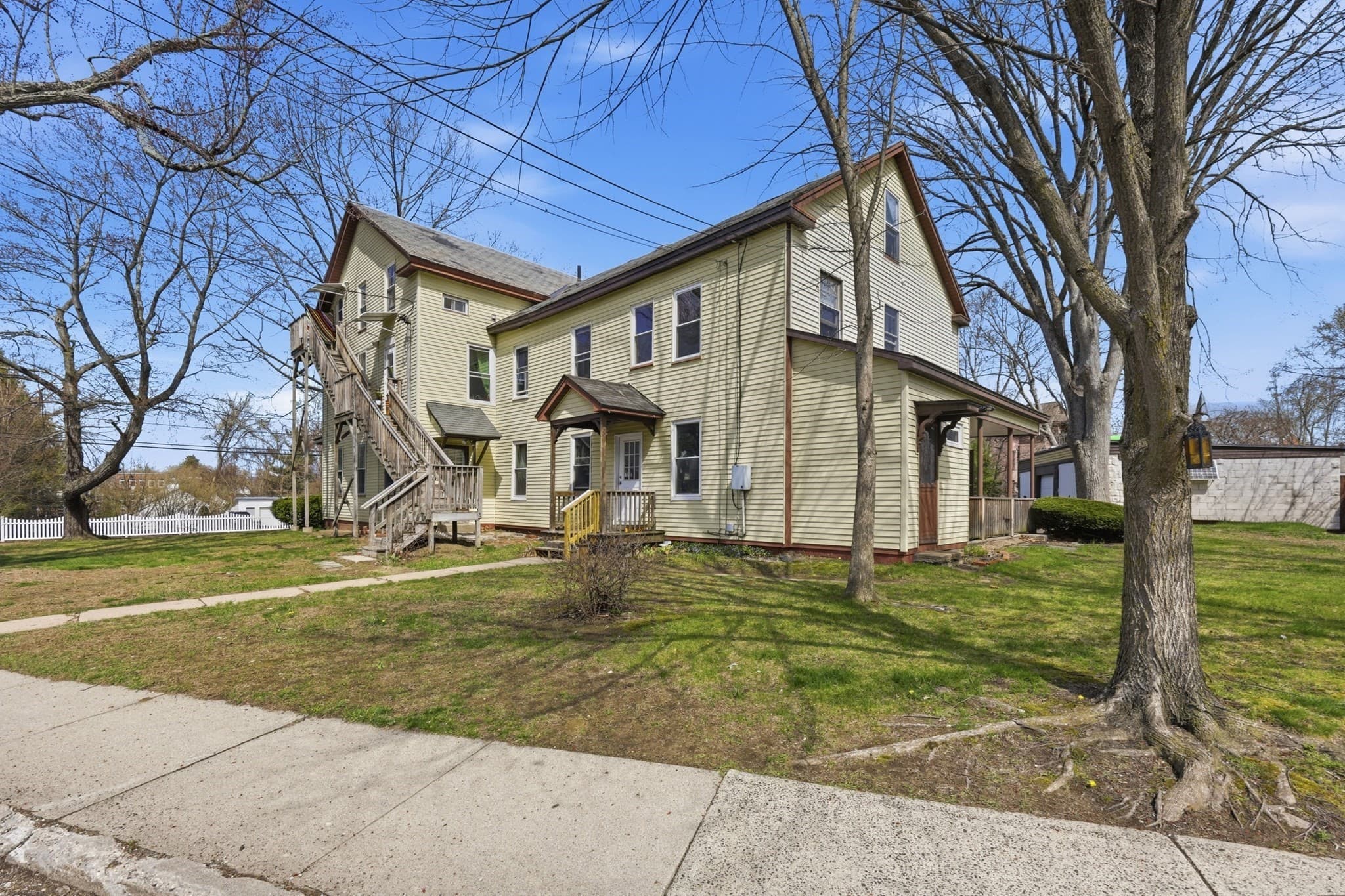 17 Adams St, Easthampton MA 01027