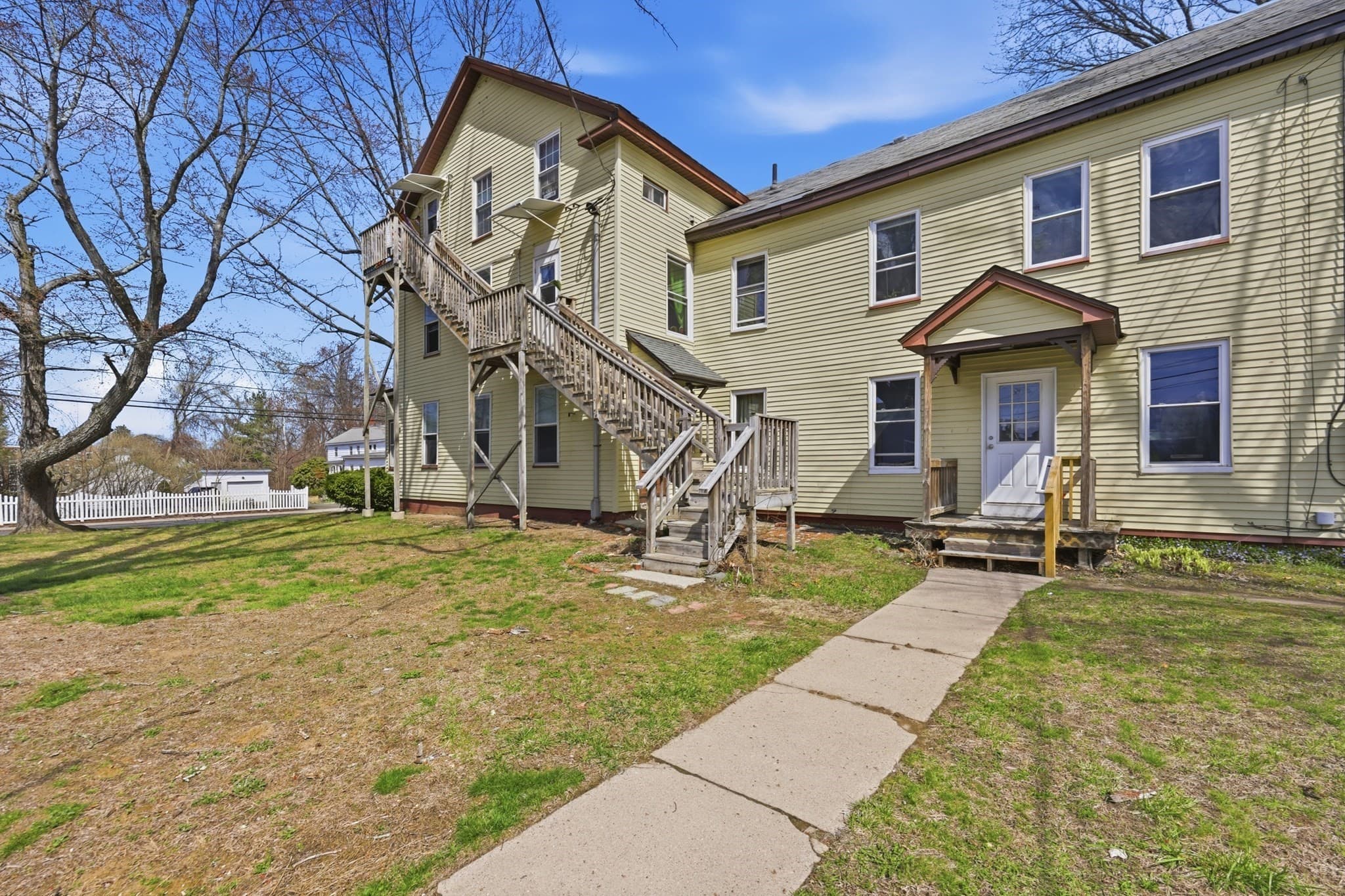 5-9 Family at 17 Adams St, Easthampton MA 01027, photo 8 of 24