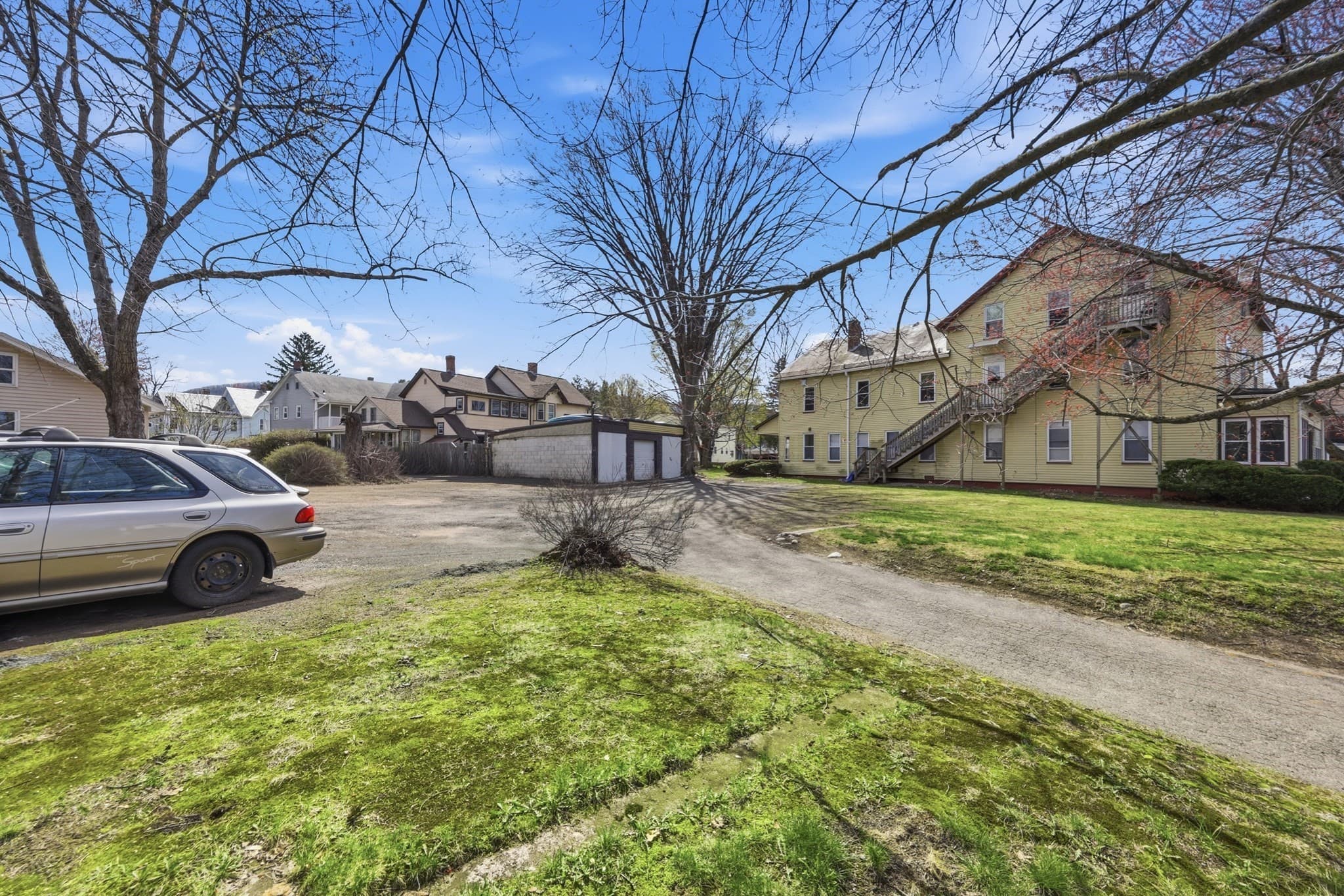 5-9 Family at 17 Adams St, Easthampton MA 01027, photo 21 of 24