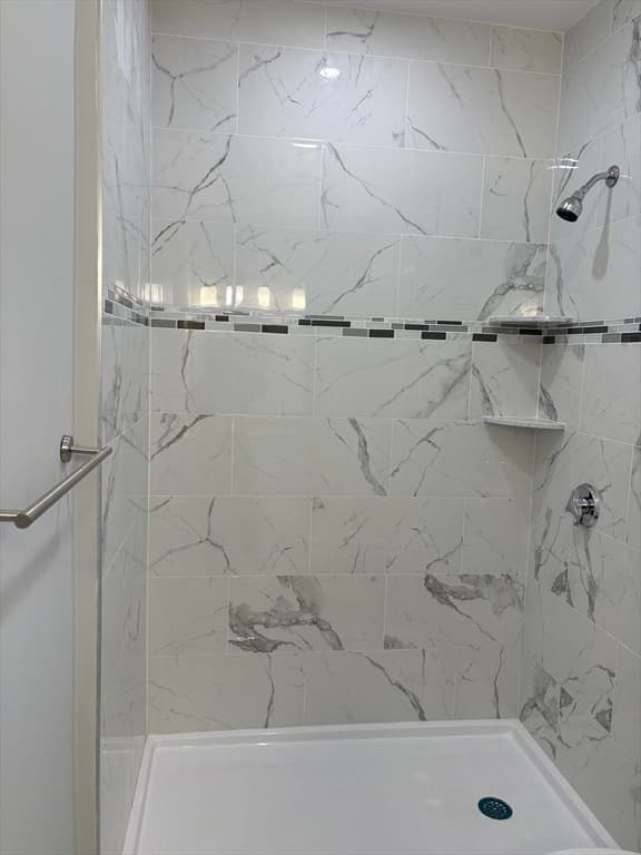 Condominium at 184 Avenue C # 1, Woonsocket RI 02895, Woonsocket, photo 6 of 11