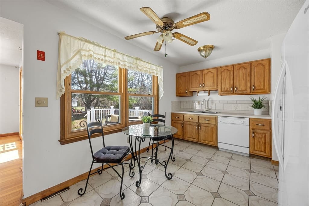 74 Grace Ct, Falmouth MA 02536 photo 6