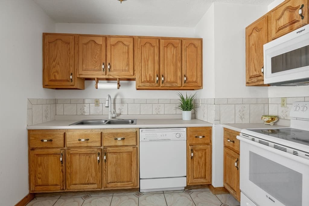 74 Grace Ct, Falmouth MA 02536 photo 7