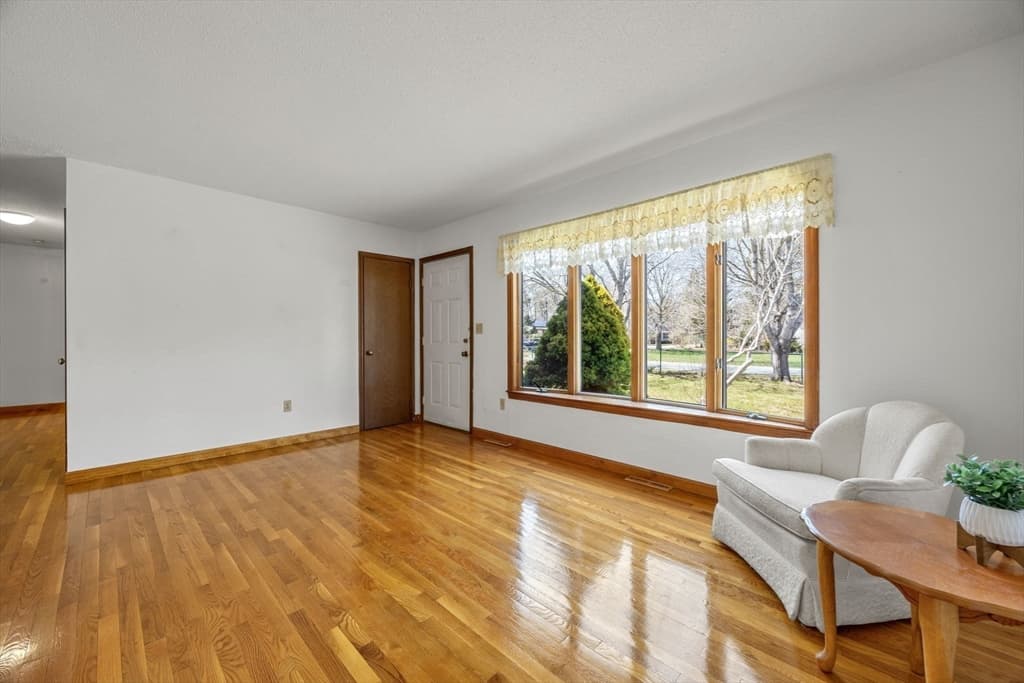 74 Grace Ct, Falmouth MA 02536 photo 4