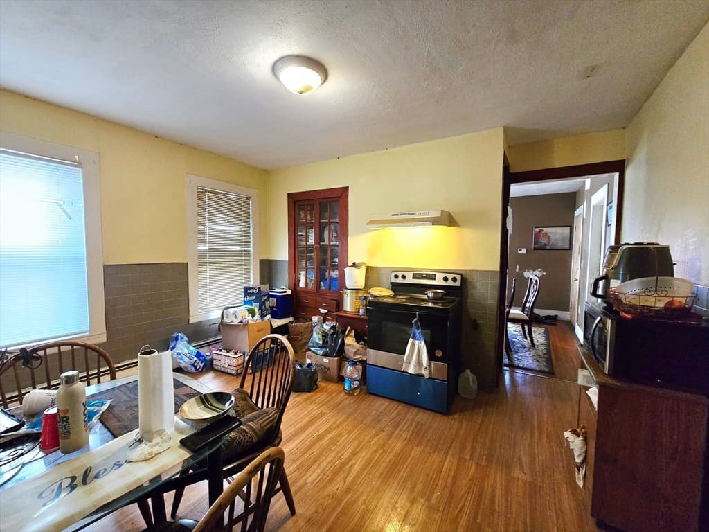 3 Family at 29 Cambridge St, Worcester MA 01603, photo 7 of 36