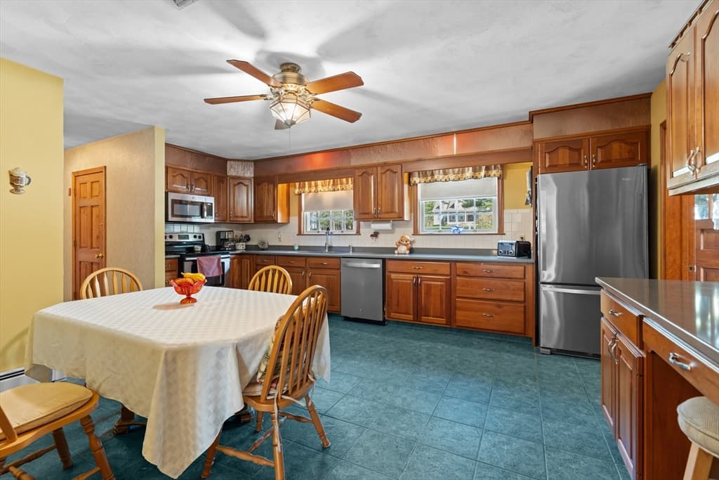 36 High St, Freetown MA 02702 photo 19