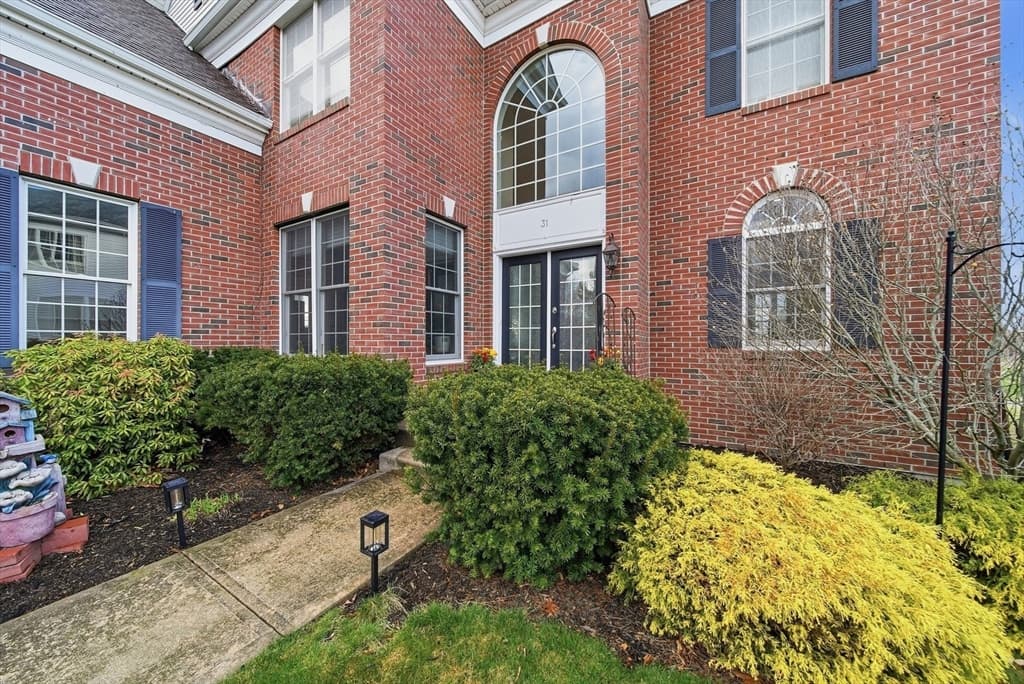 Single Family Residence at 31 Fairways Lane, Methuen MA 01844, Methuen, photo 6 of 40