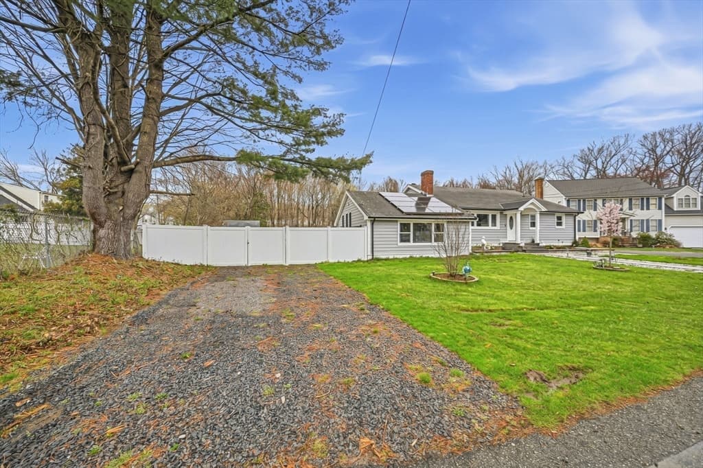 Single Family Residence at 14 Lewis Rd., Randolph MA 02368, photo 9 of 42