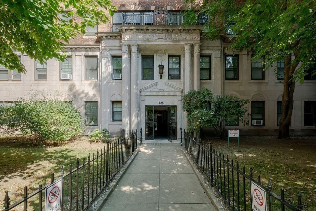 2001 Commonwealth Ave # 4, Boston MA 02135 photo 2
