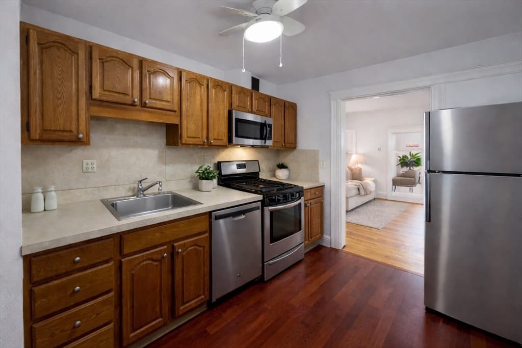 2001 Commonwealth Ave # 4, Boston MA 02135 photo 4