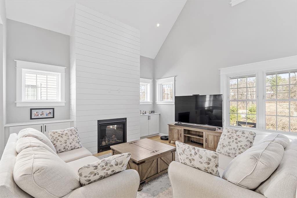 Single Family Residence at 7 Baldwin Ct # 7, Harvard MA 01451, Harvard, photo 5 of 38