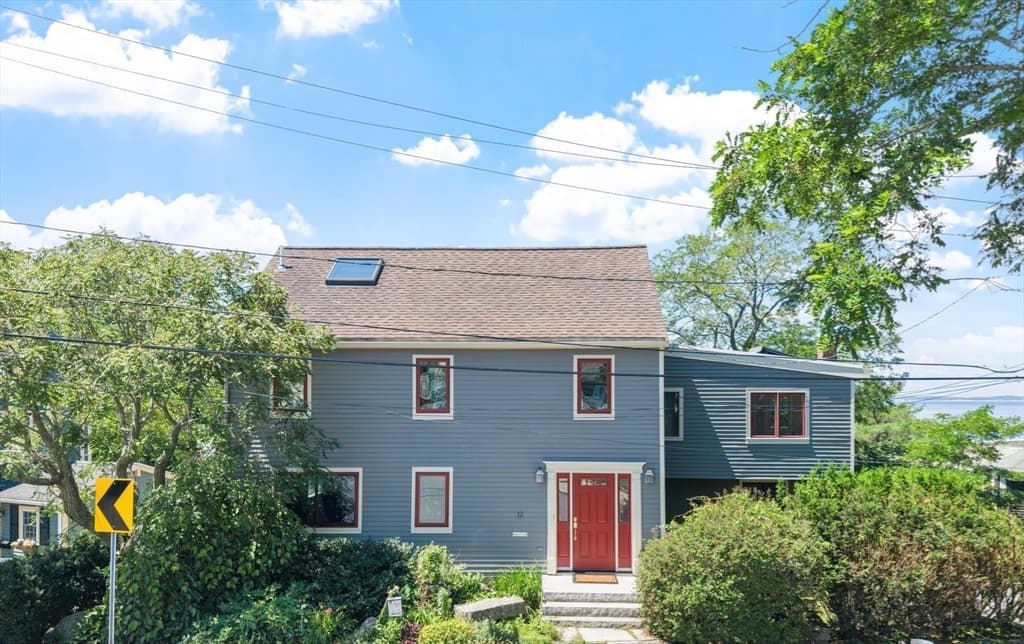 12 Andrews Street, Gloucester MA 01930
