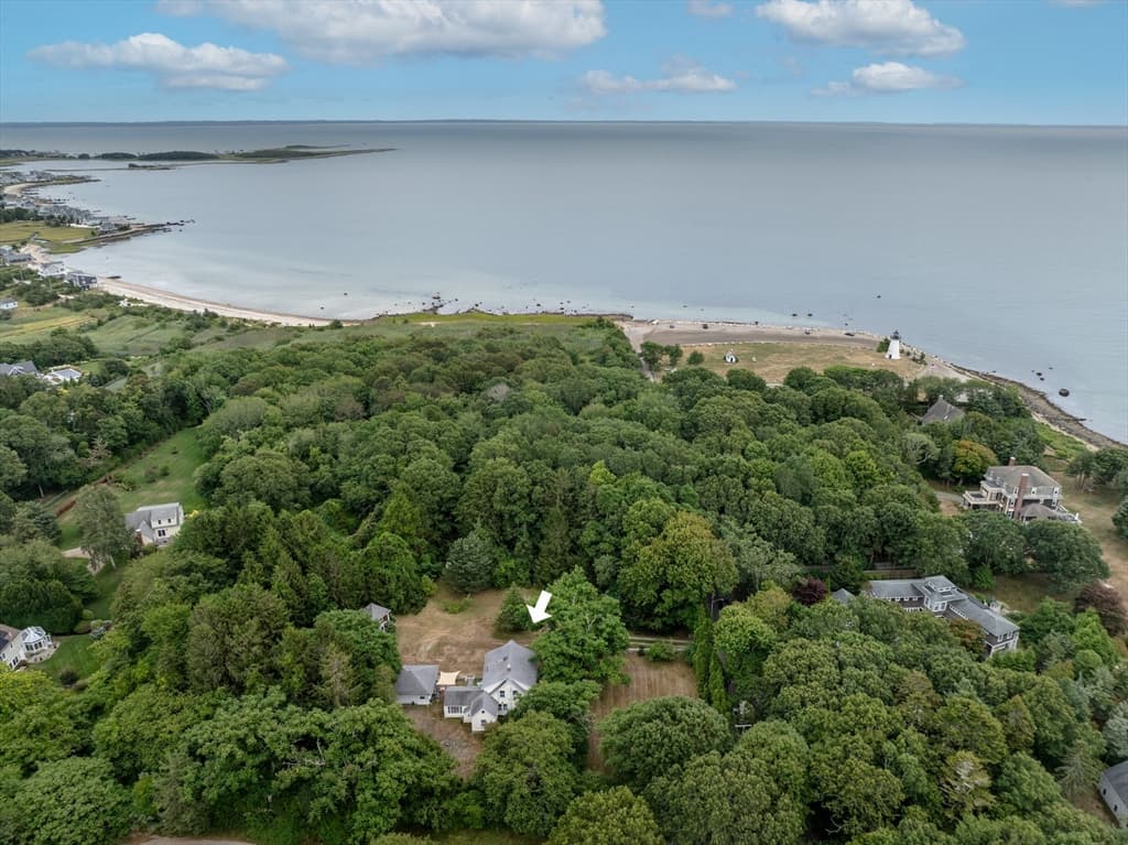 37 Neds Point Rd, Mattapoisett MA 02739