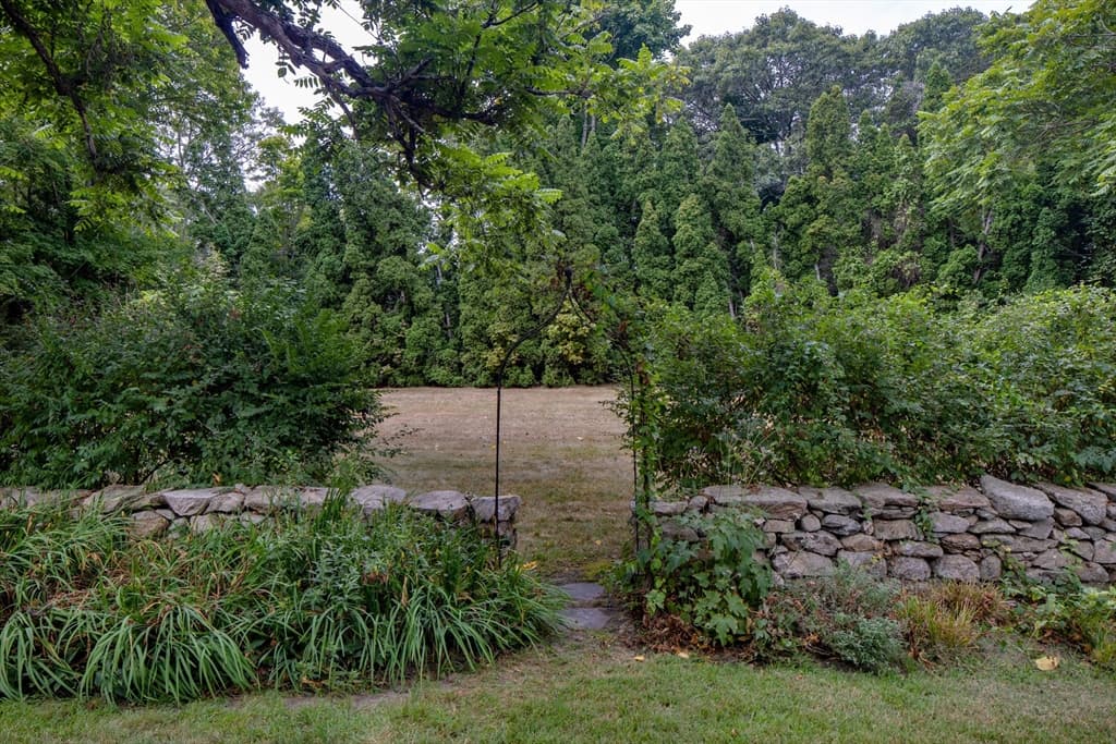 37 Neds Point Rd, Mattapoisett MA 02739 photo 11