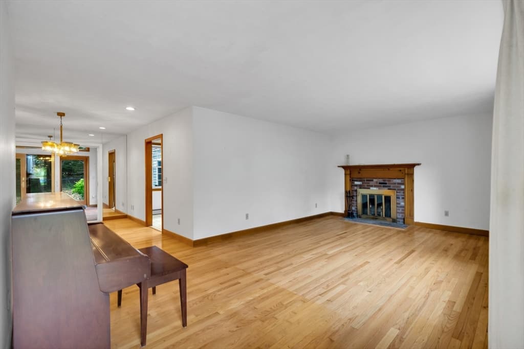 Single Family Residence at 23 Penny Royal Ln, Falmouth MA 02536, Falmouth, photo 6 of 42