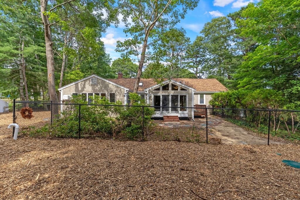 Single Family Residence at 23 Penny Royal Ln, Falmouth MA 02536, Falmouth, photo 4 of 42
