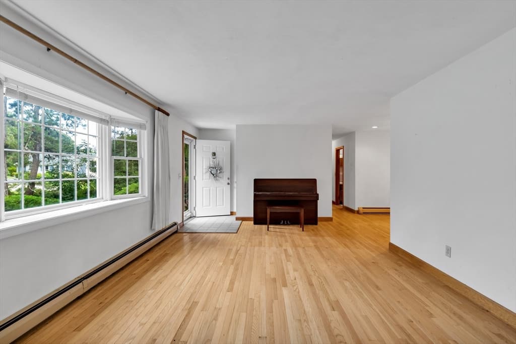 Single Family Residence at 23 Penny Royal Ln, Falmouth MA 02536, Falmouth, photo 8 of 42