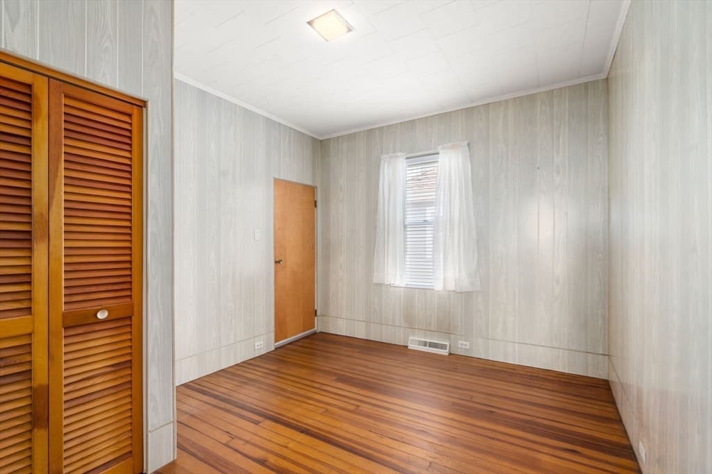 Single Family Residence at 155 Birch St, New Bedford MA 02744, New Bedford, photo 6 of 29