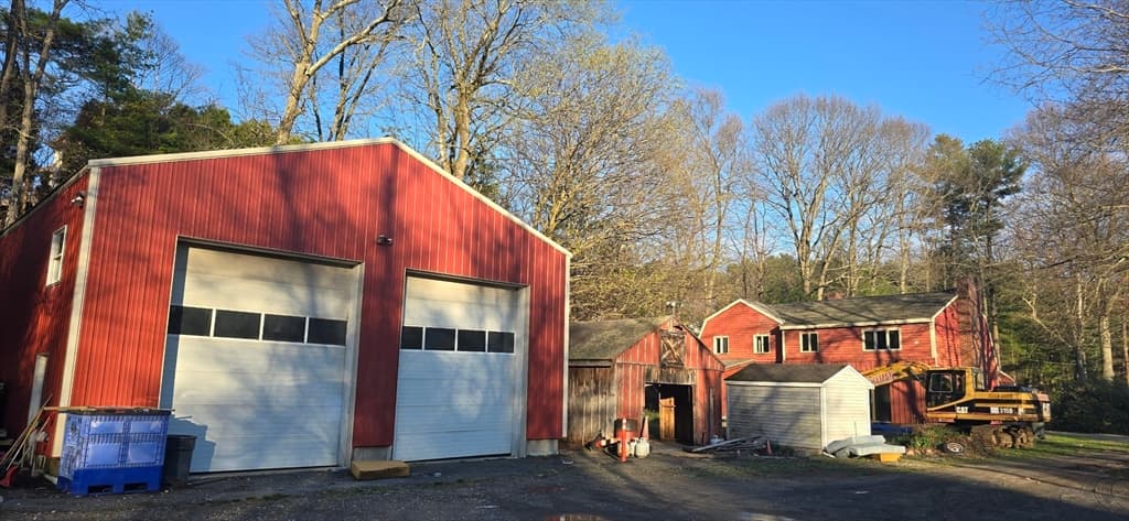 Single Family Residence at 420 Salem St, Lynnfield MA 01940, Lynnfield, photo 2 of 6