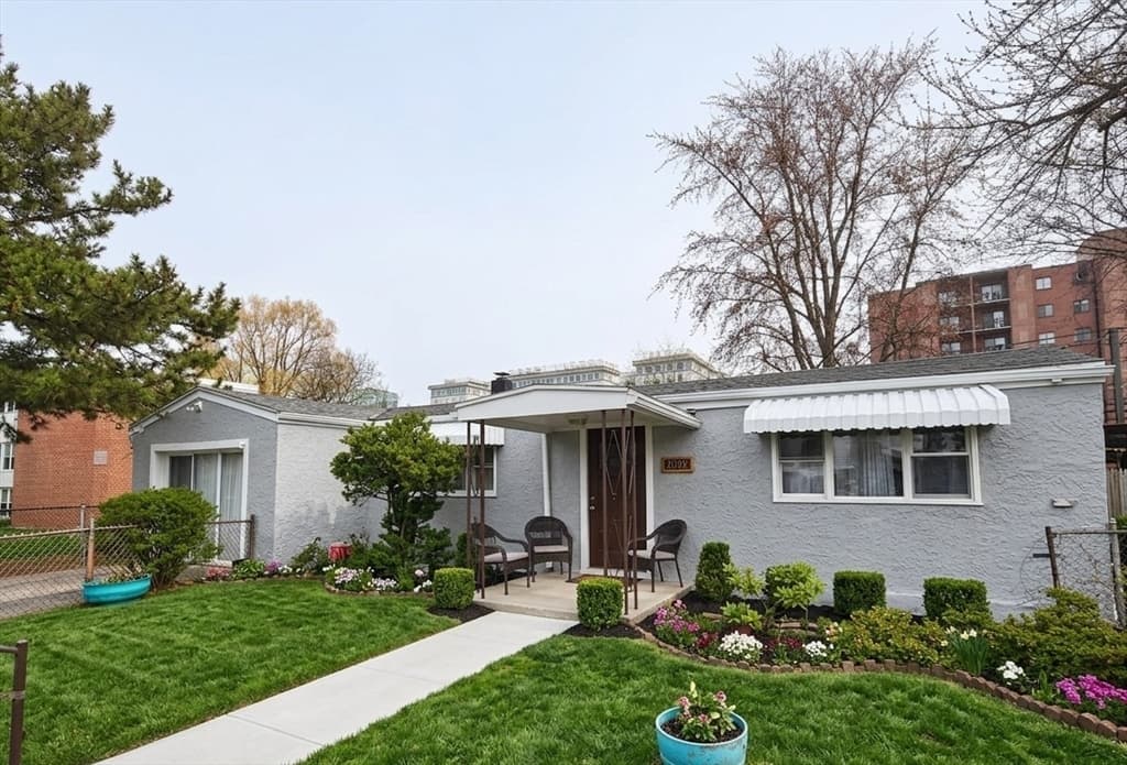 2 Porter Ave, Revere MA 02151