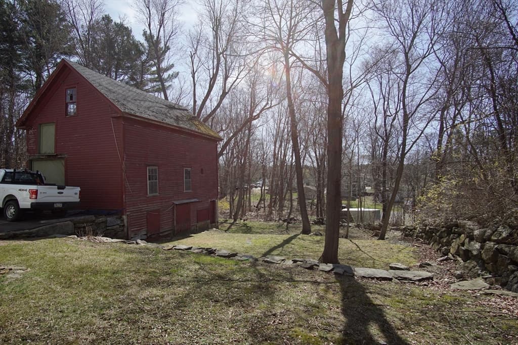 Multi Family at 230 Main St., Spencer MA 01562, photo 17 of 18