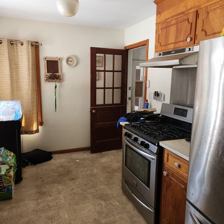 Single Family Residence at 514 Dewey St, West Springfield MA 01089, West Springfield, photo 15 of 42