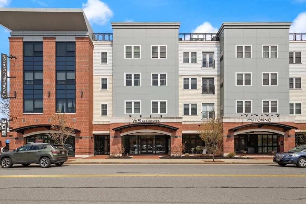 Condominium at 175 North Ave # 407, Wakefield MA 01880, photo 2 of 38