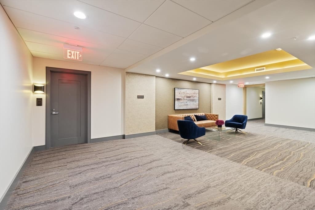 Condominium at 175 North Ave # 407, Wakefield MA 01880, photo 3 of 38