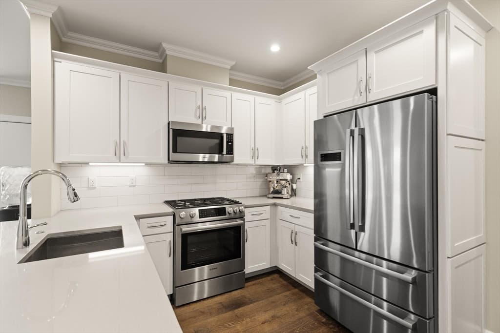 Condominium at 175 North Ave # 407, Wakefield MA 01880, photo 11 of 38
