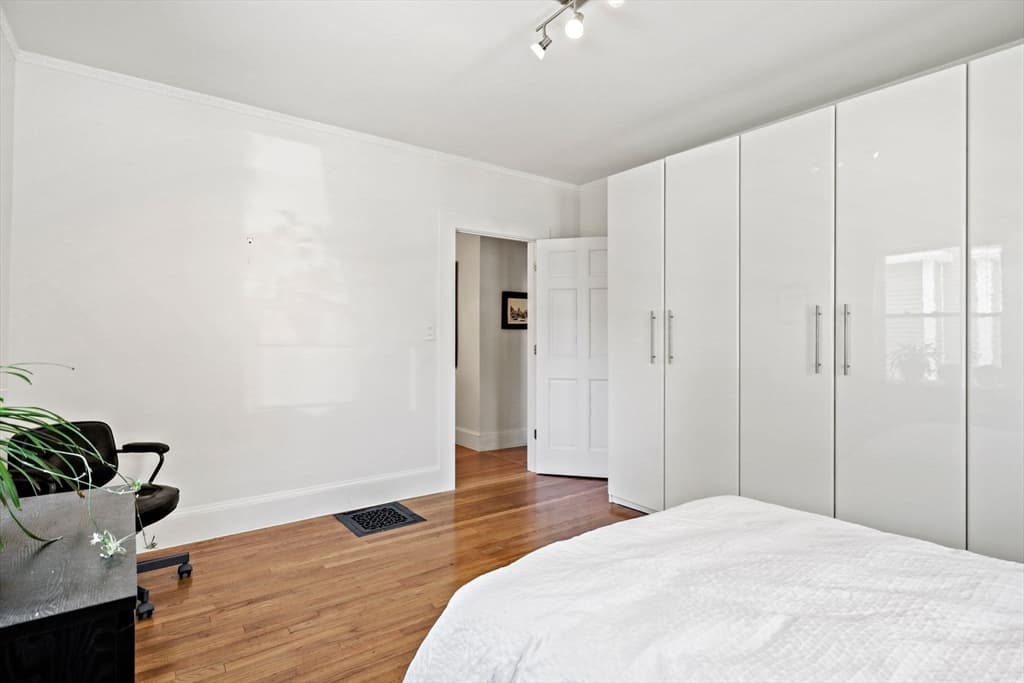 34 Everett Ave # 1, Somerville MA 02145 photo 12