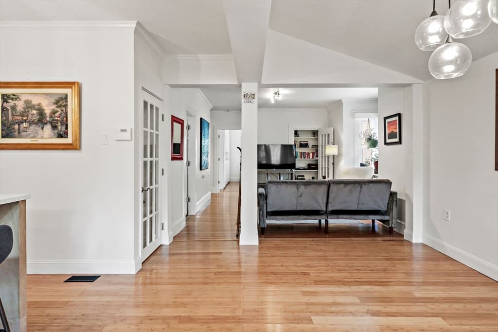 34 Everett Ave # 1, Somerville MA 02145 photo 3
