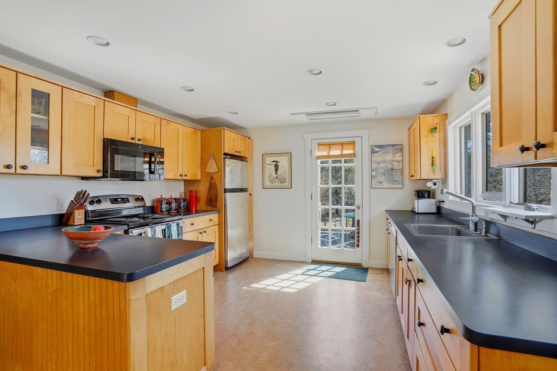Single Family Residence at 188 Vineyard Meadow Farms Rd, West Tisbury MA 02568, photo 8 of 42