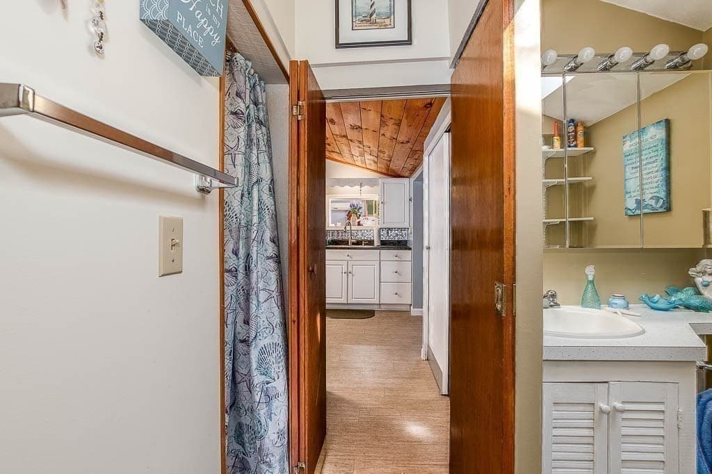 Single Family Residence at 26 Washington Dr, Wareham MA 02571, photo 16 of 42