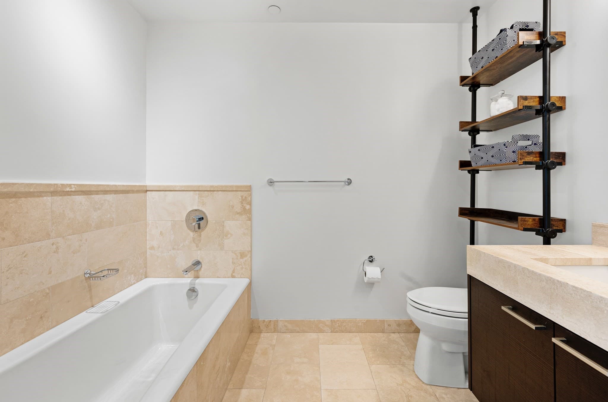 Condominium at 1 Franklin St # 1002, Boston MA 02110, photo 9 of 21