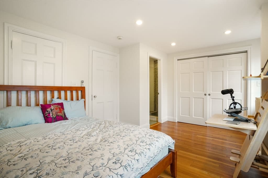 Single Family Residence at 54 Brimmer St, Boston MA 02108, photo 16 of 27