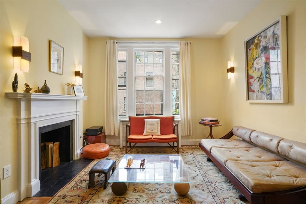 54 Brimmer St, Boston MA 02108