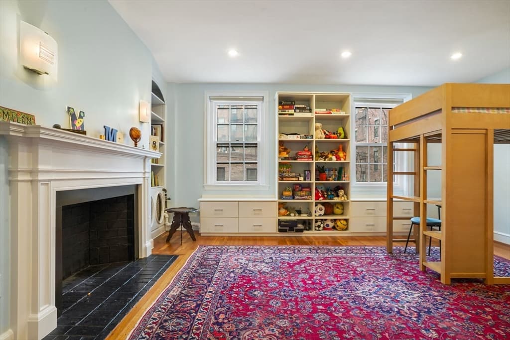 Single Family Residence at 54 Brimmer St, Boston MA 02108, photo 9 of 27