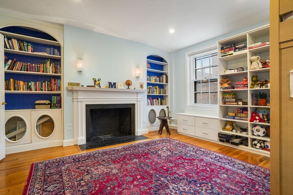 Single Family Residence at 54 Brimmer St, Boston MA 02108, photo 8 of 27