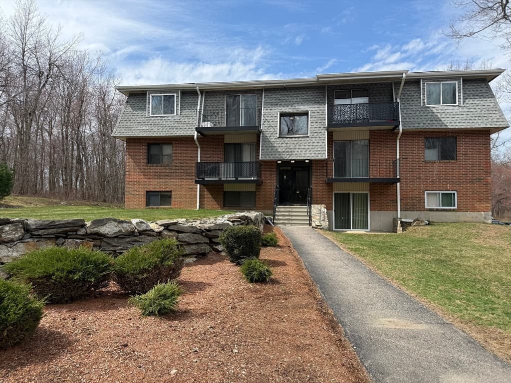 Condominium at 176 Maple Ave # 34, Rutland MA 01543, Rutland, photo 22 of 22